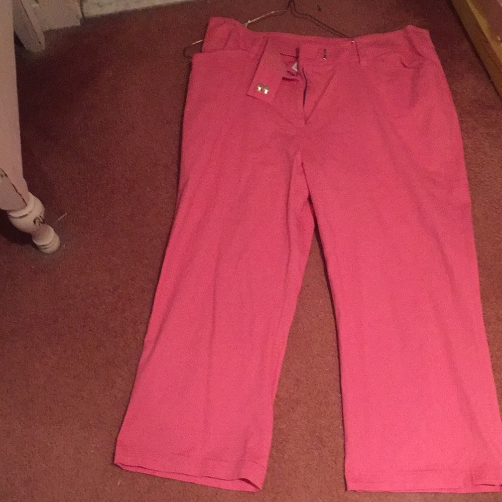 Bubblegum pink Jones of New York Sport Capris